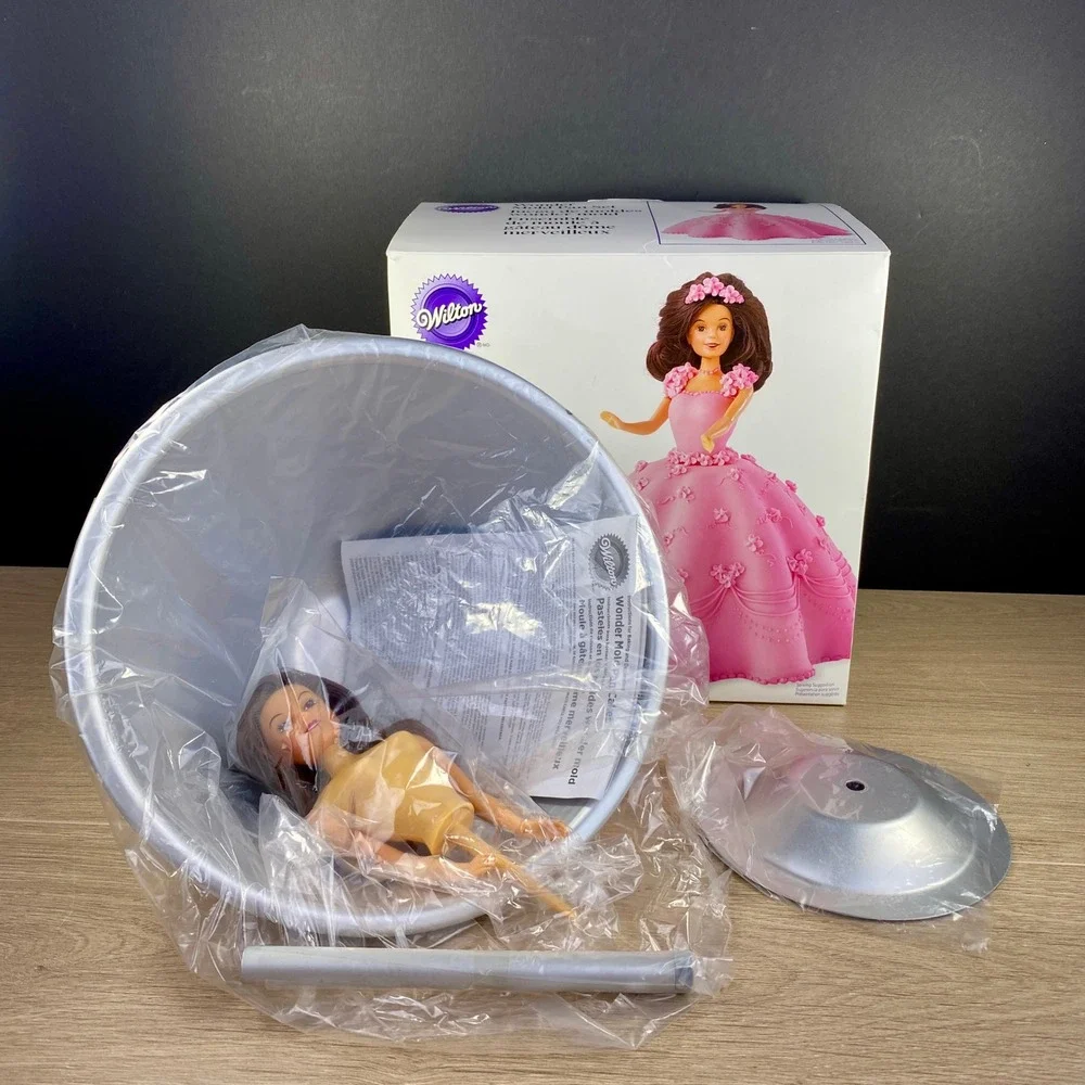 Wilton wonder mold